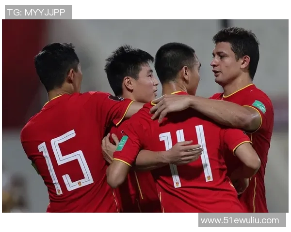 日本足球明星展现多才多艺弹吉他瞬间的精彩瞬间与魅力风采