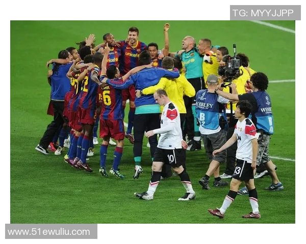 东字在名的足球明星们的辉煌成就与传奇故事探秘