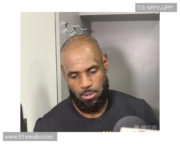 足球明星热爱篮球的传奇人物是谁揭秘他的运动情缘与跨界故事